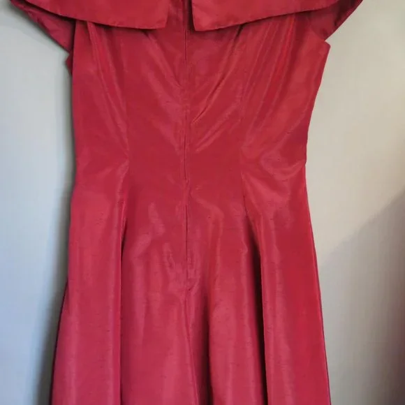 VINTAGE SYNDICATE - COCKTAIL / EVENING DRESS - SIZE 14 - NET UNDERLAY. - Picture 8 of 8